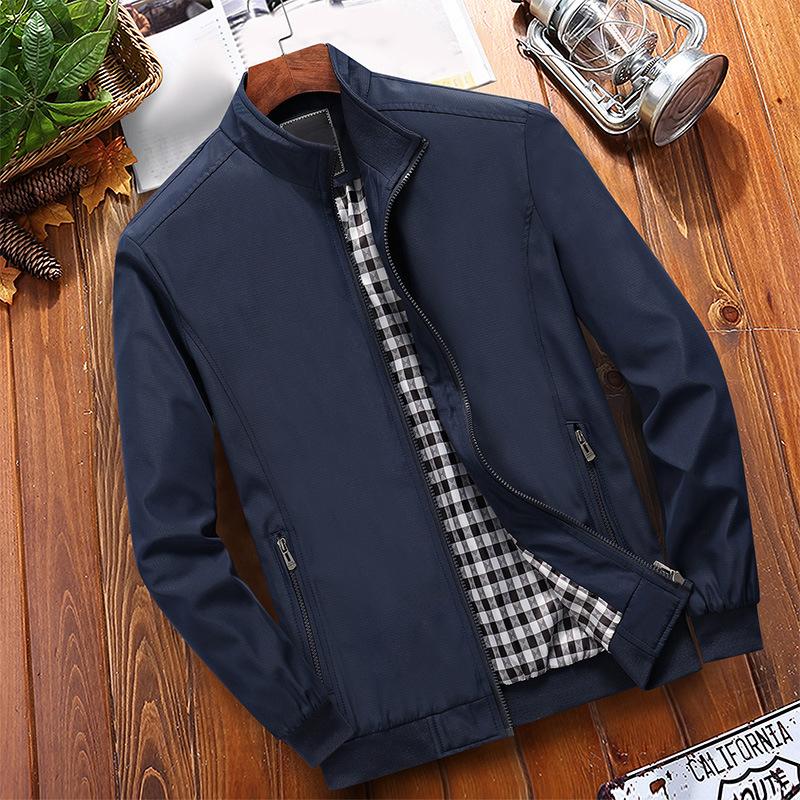 😎 Men’s Classic Stand Collar Jacket – Stylish Checkered Lining, Comfortable & Perfect for Everyday Wear ✨🧥