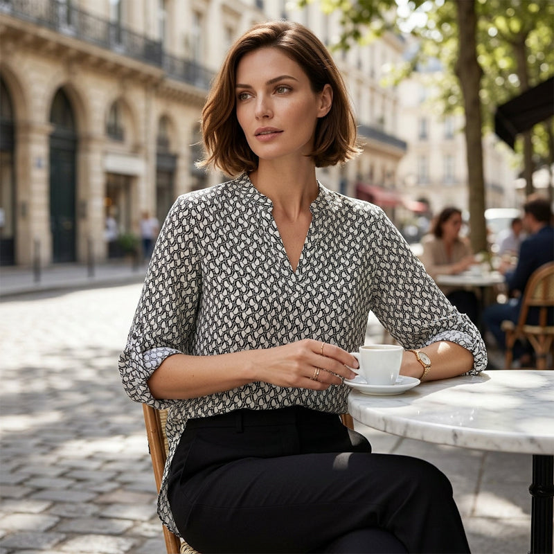📢📢40% OFF !! ⏰Women's Geometric Print V-Neck Blouse