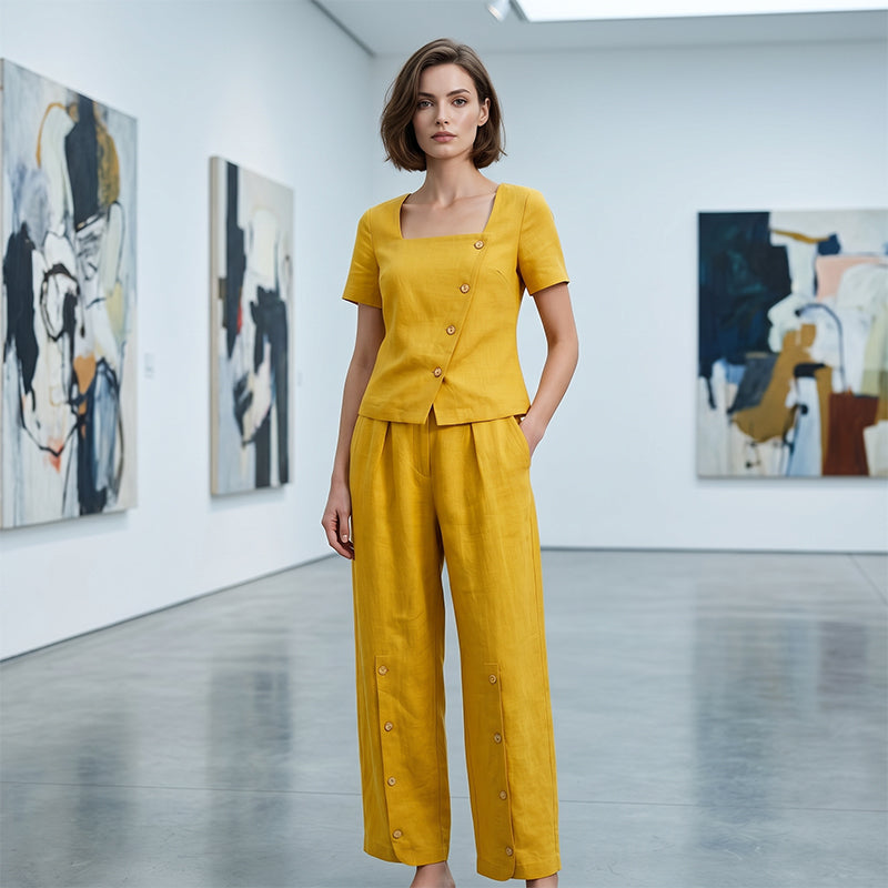 👚👖 Stylish set with an asymmetrical square neckline and wide legs